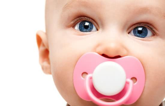 帮助宝宝戒掉奶嘴,何时是最好时机?