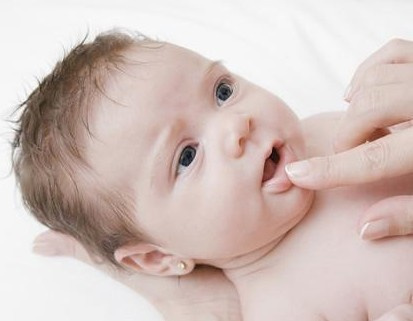 宝宝头部控制能力发育的必需条件